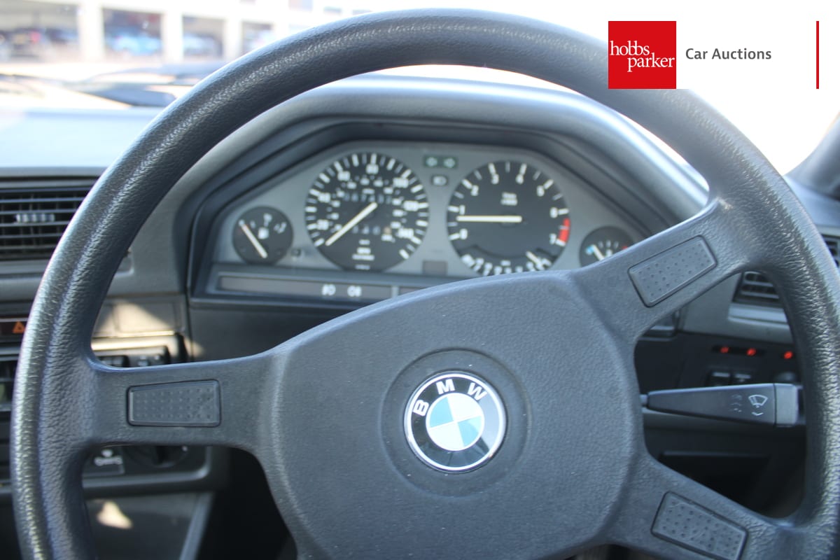 BMW 325I SE AUTO image 24