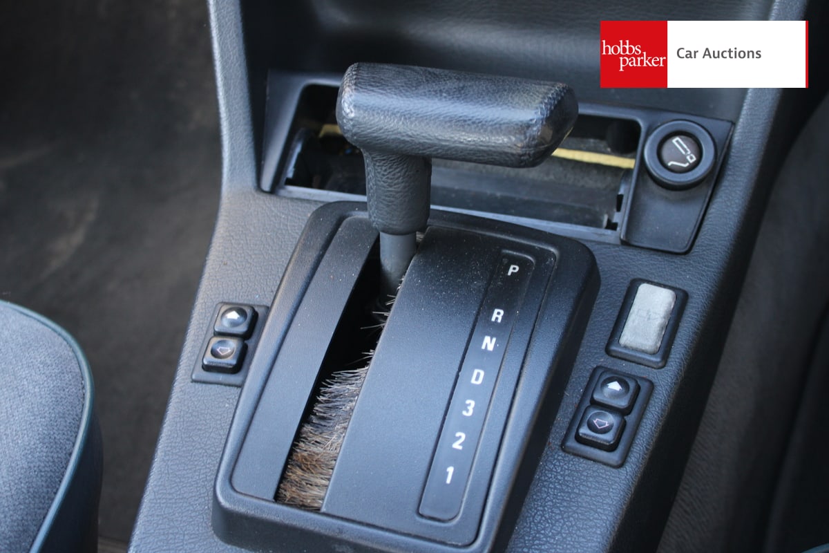 BMW 325I SE AUTO image 25