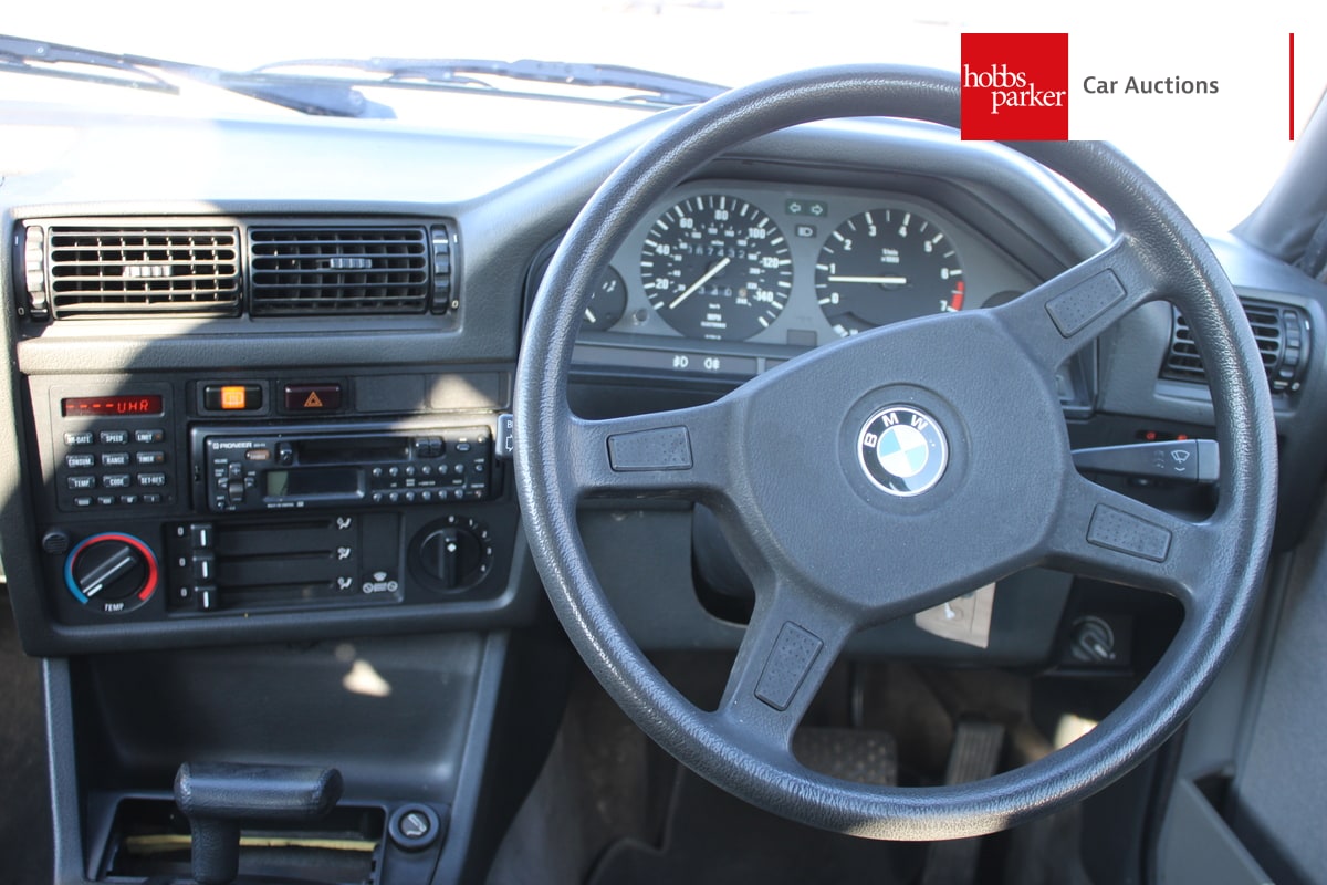 BMW 325I SE AUTO image 27