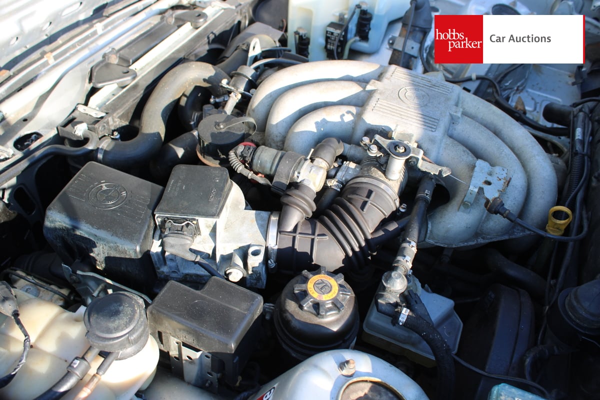 BMW 325I SE AUTO image 32