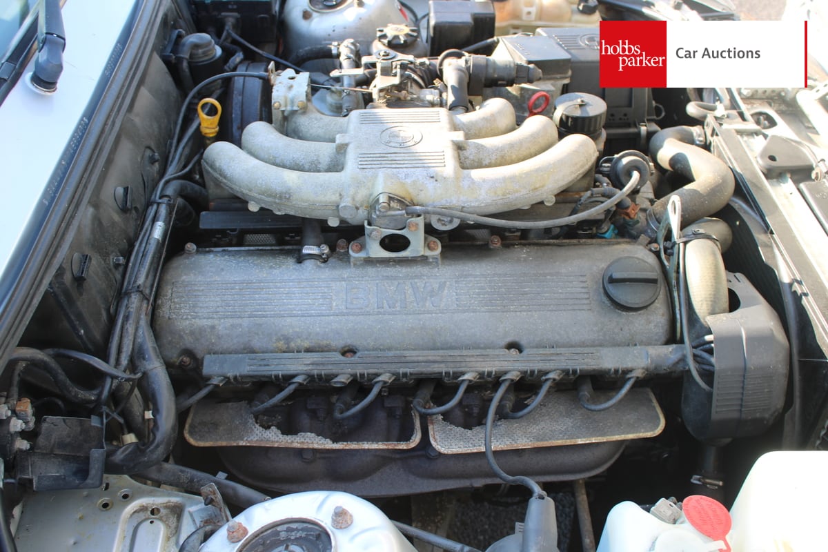 BMW 325I SE AUTO image 33