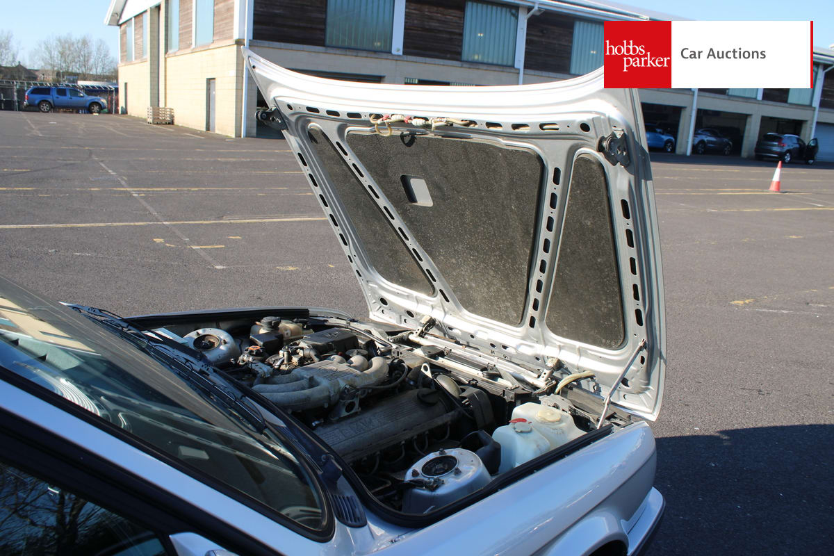 BMW 325I SE AUTO image 36