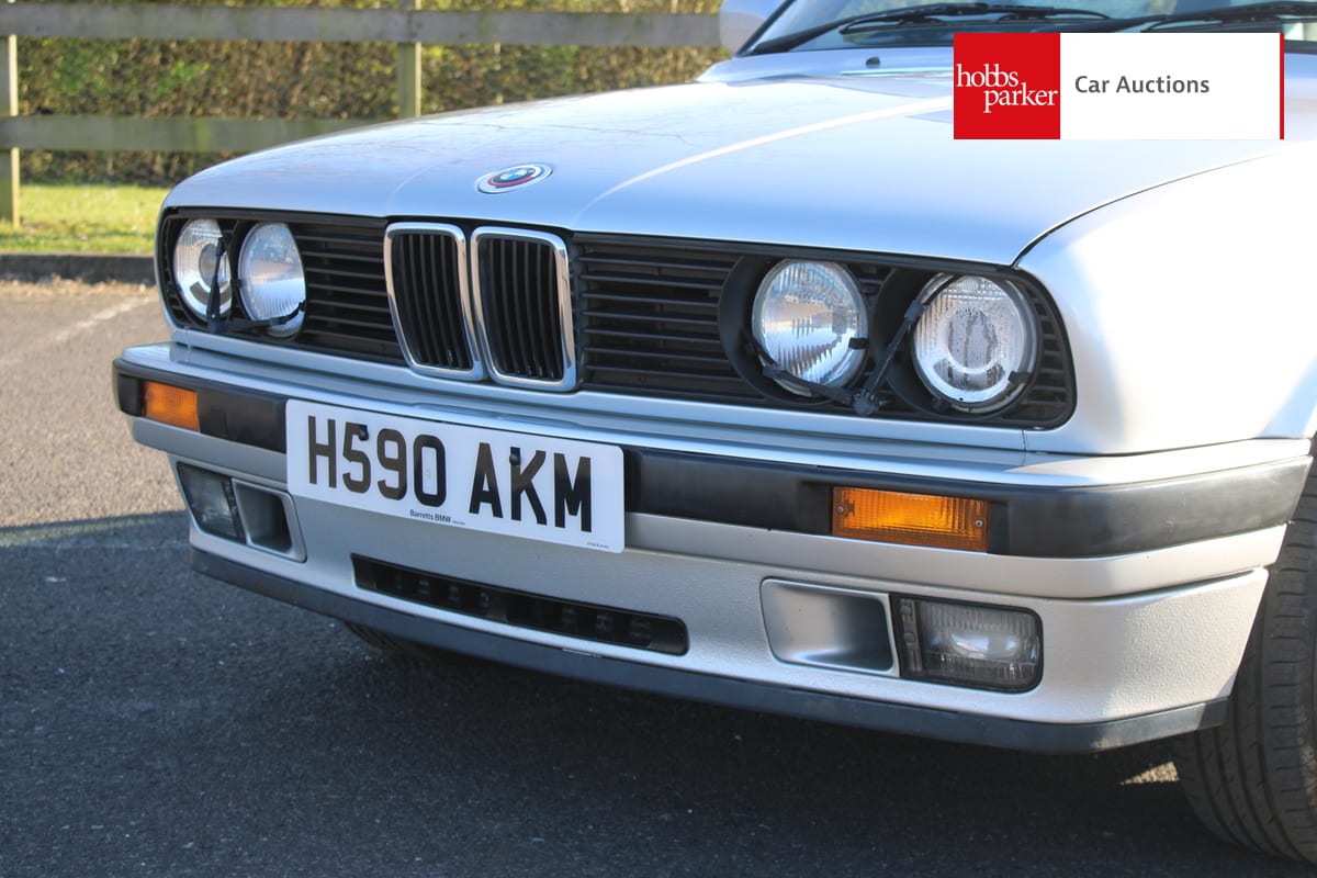 BMW 325I SE AUTO image 9