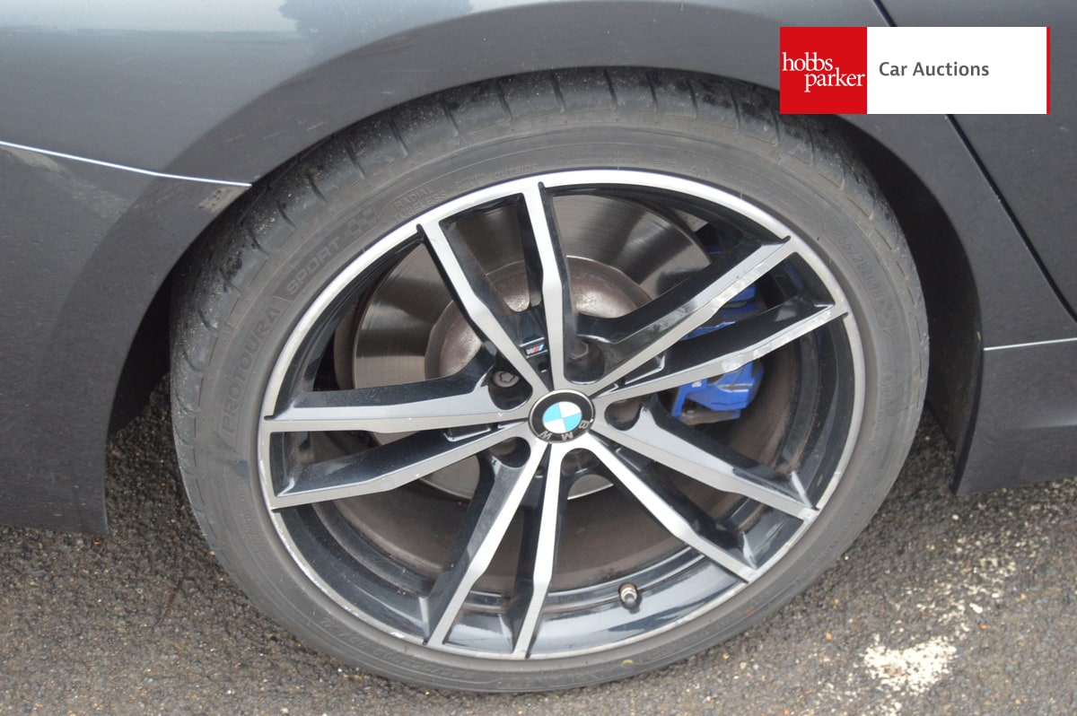 BMW 320I M SPORT AUTO image 11