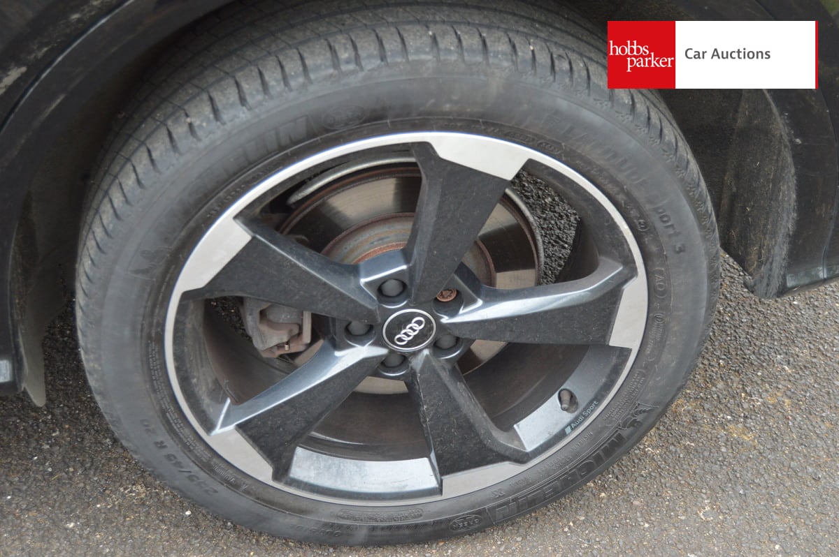 AUDI Q5 S LN BLK ED 45 TFSI QUAT SA image 10