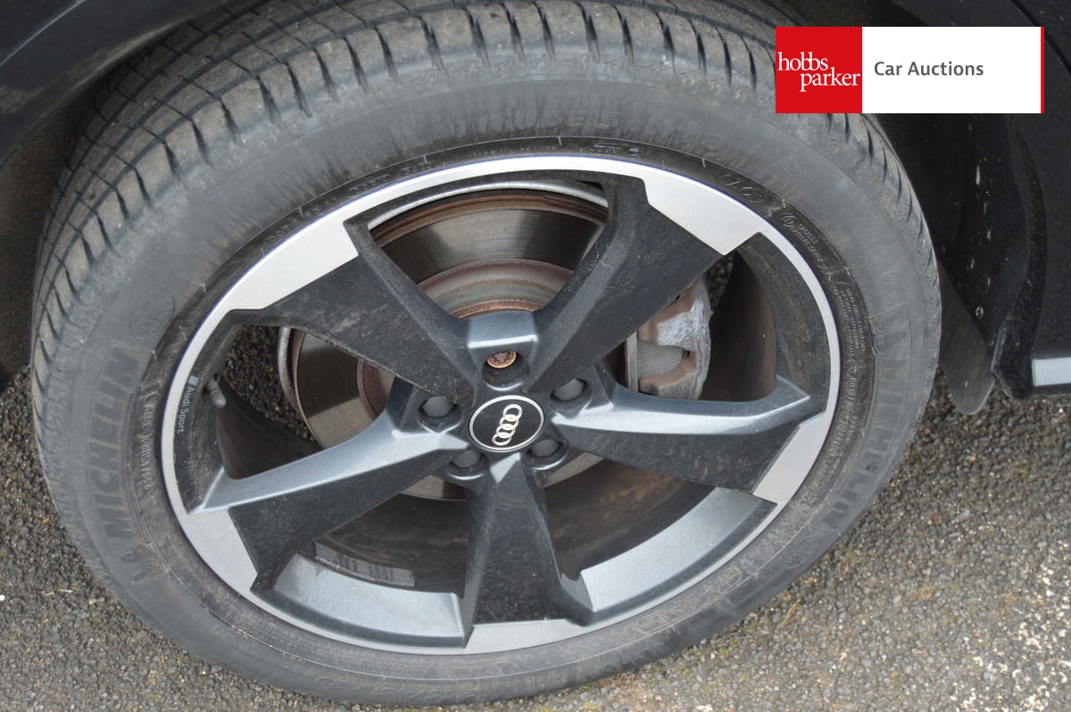 AUDI Q5 S LN BLK ED 45 TFSI QUAT SA image 11