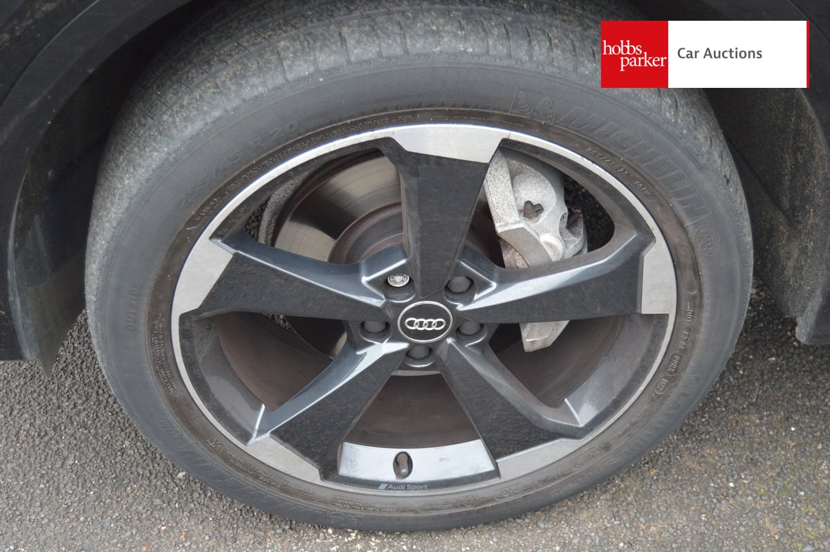 AUDI Q5 S LN BLK ED 45 TFSI QUAT SA image 9