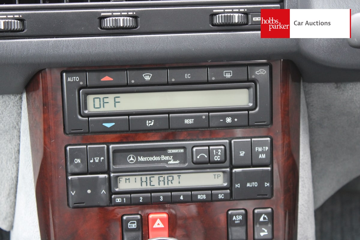 MERCEDES SL 320 AUTO image 29