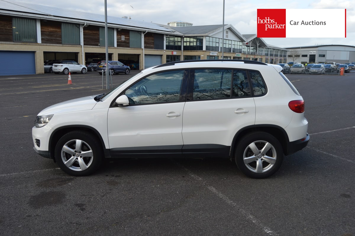 VOLKSWAGEN TIGUAN S TDI BLUE TECH 4MOTION image 6