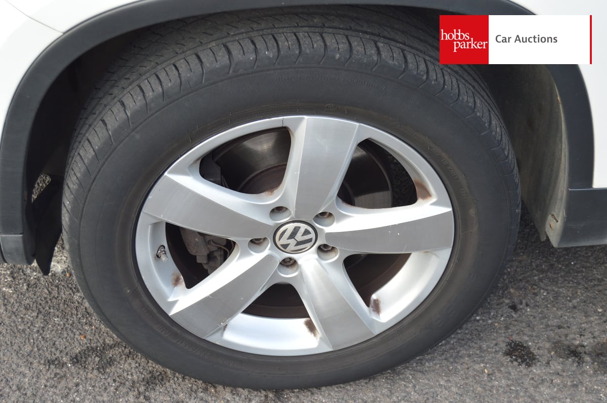 VOLKSWAGEN TIGUAN S TDI BLUE TECH 4MOTION image 9