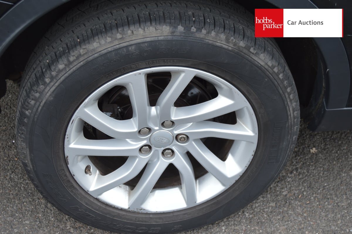 LAND ROVER DISCOVERY SPORT SE TECH TD4 A image 11