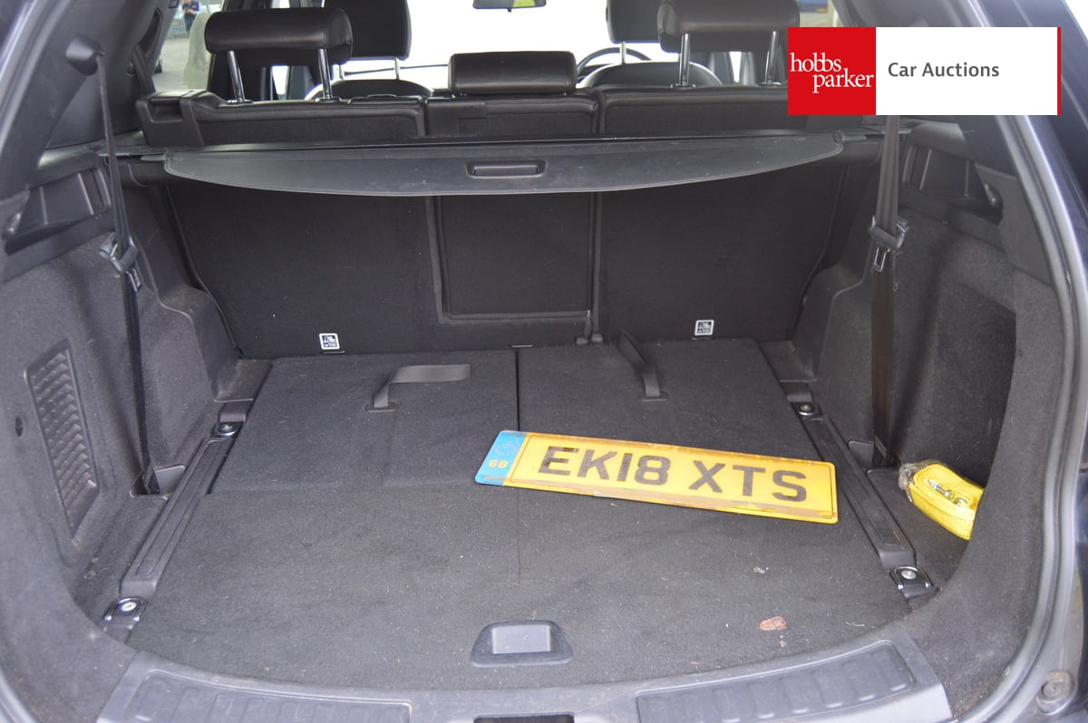 LAND ROVER DISCOVERY SPORT SE TECH TD4 A image 15
