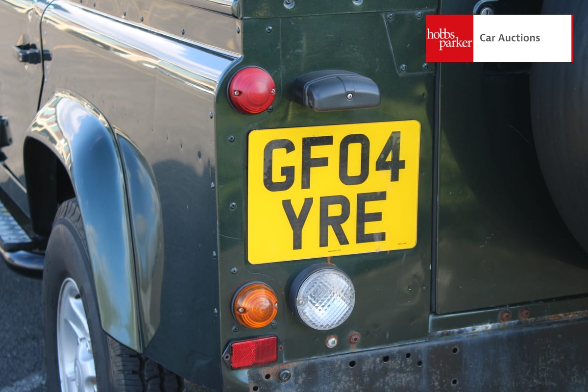 LAND ROVER DEFENDER 110 TD5 XS image 12