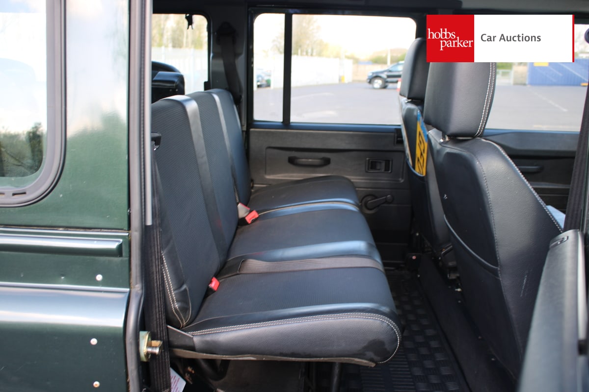 LAND ROVER DEFENDER 110 TD5 XS image 17