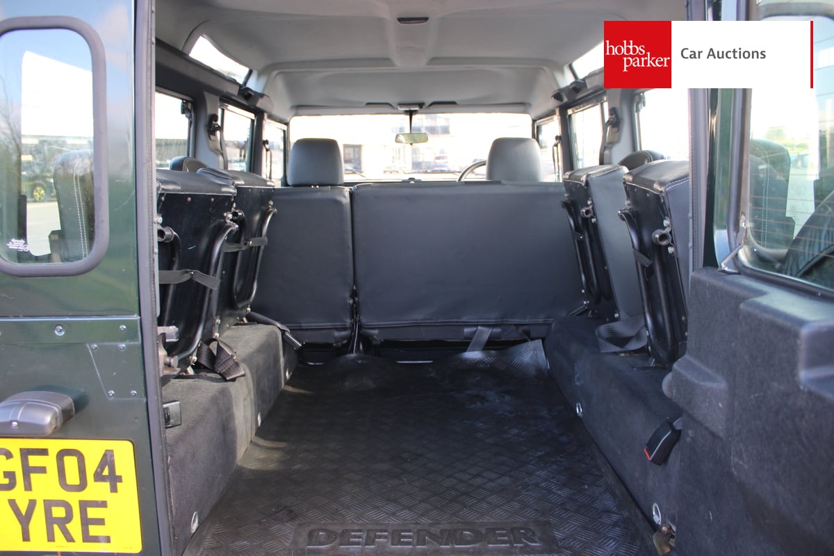 LAND ROVER DEFENDER 110 TD5 XS image 25