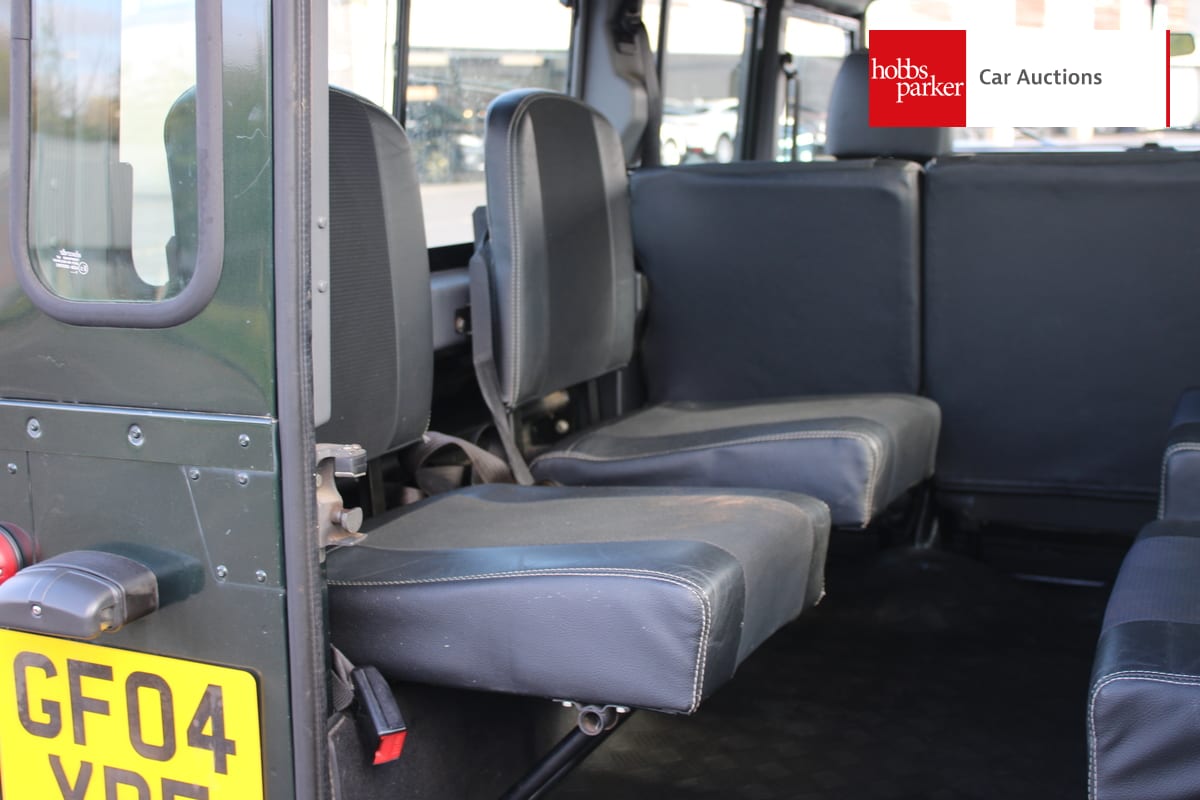 LAND ROVER DEFENDER 110 TD5 XS image 28