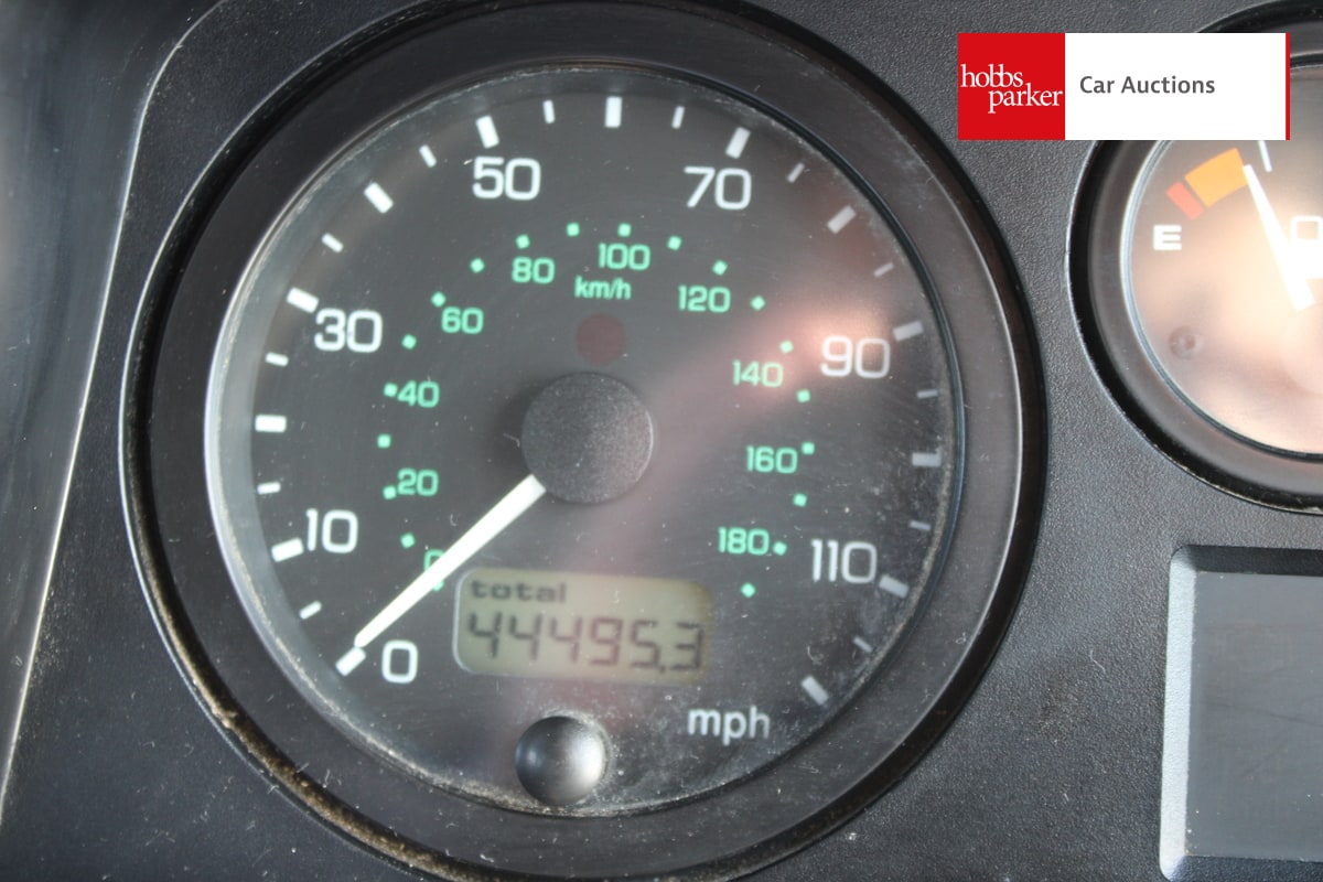 LAND ROVER DEFENDER 110 TD5 XS image 30