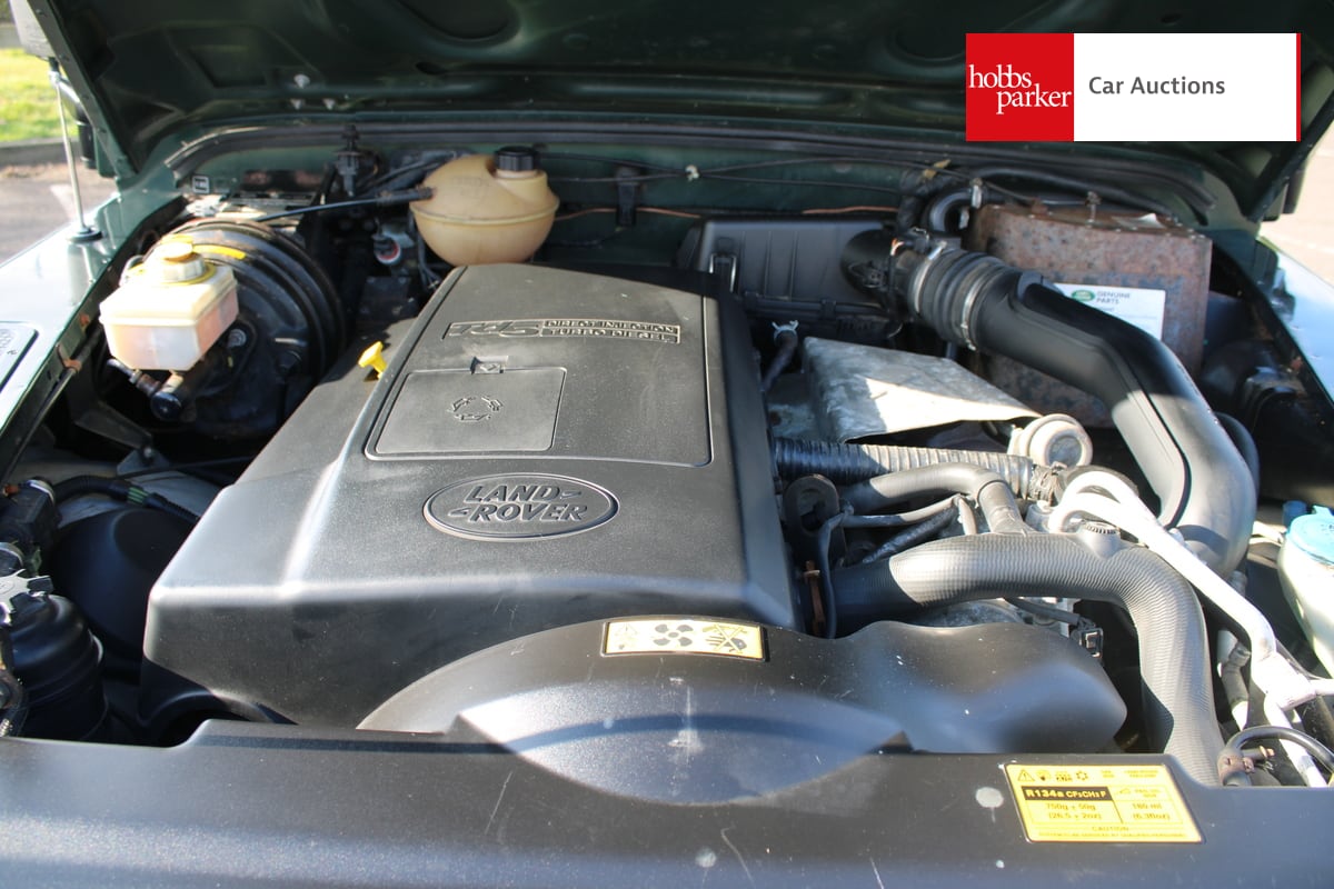 LAND ROVER DEFENDER 110 TD5 XS image 33