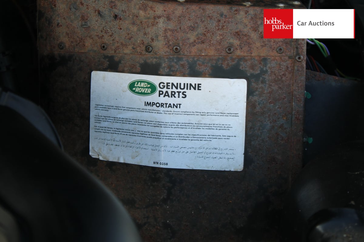 LAND ROVER DEFENDER 110 TD5 XS image 36