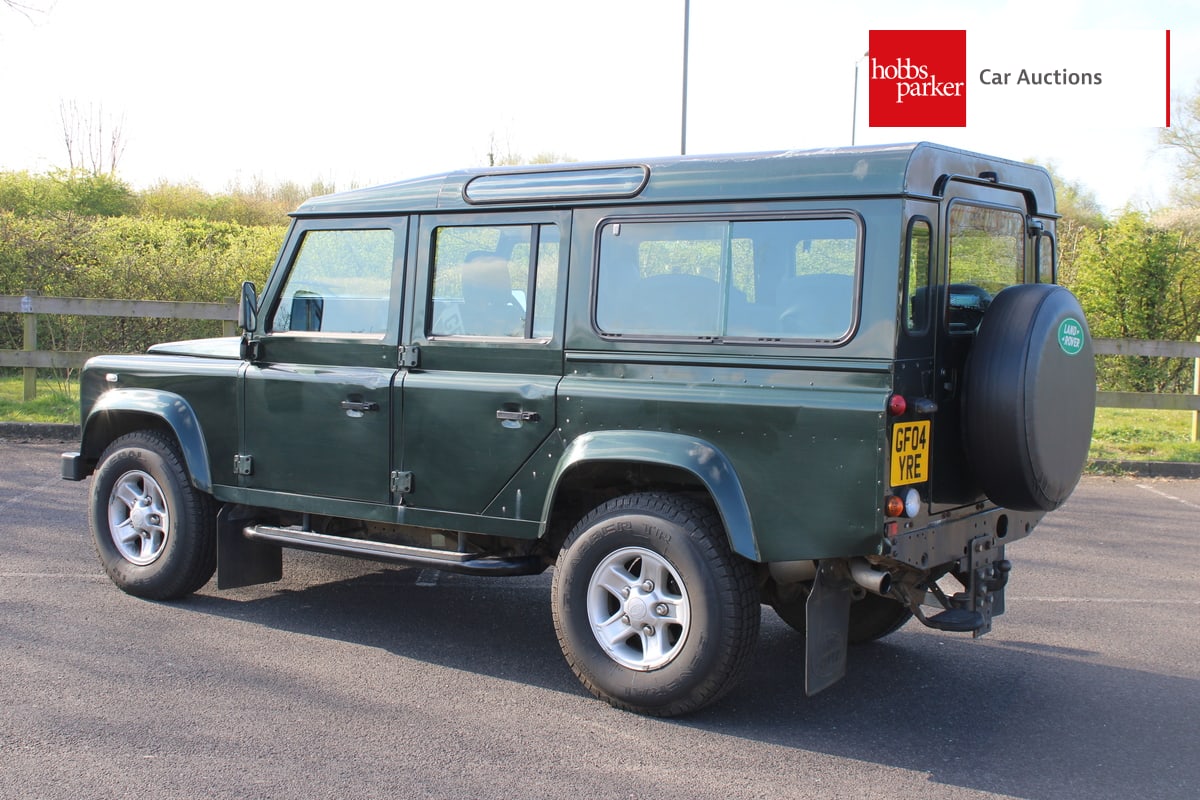 LAND ROVER DEFENDER 110 TD5 XS image 5