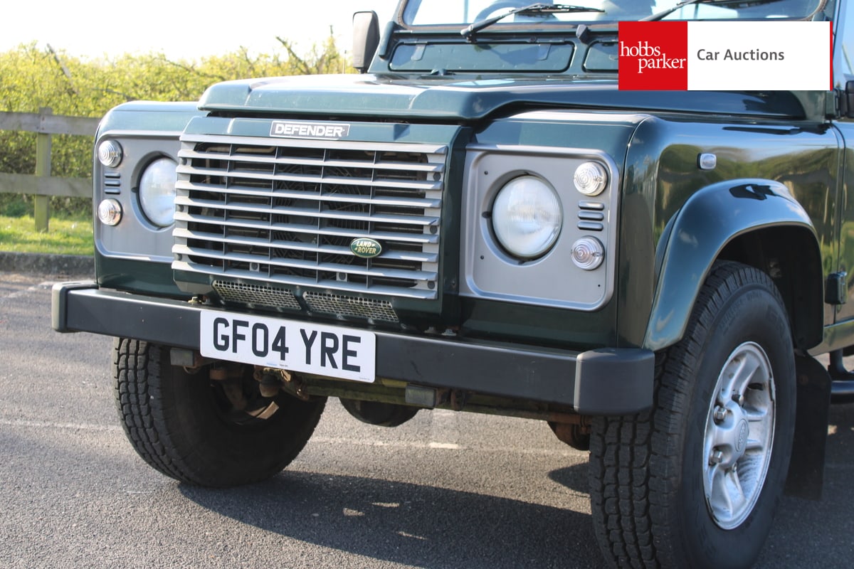 LAND ROVER DEFENDER 110 TD5 XS image 9