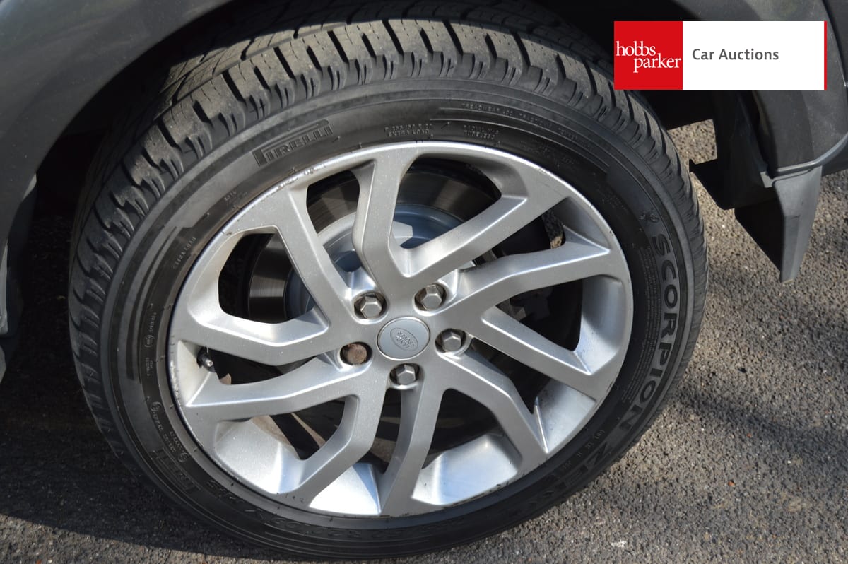 LAND ROVER DISCOVERY HSE SDV6 AUTO image 10