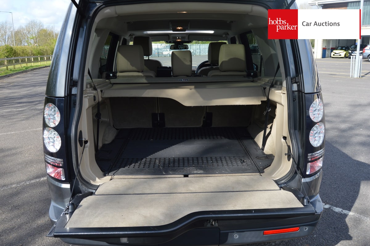 LAND ROVER DISCOVERY HSE SDV6 AUTO image 15