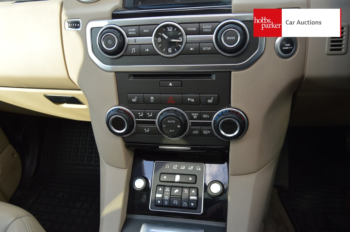 LAND ROVER DISCOVERY HSE SDV6 AUTO image 18