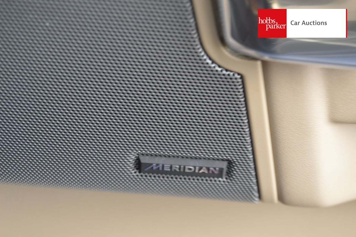 LAND ROVER DISCOVERY HSE SDV6 AUTO image 19