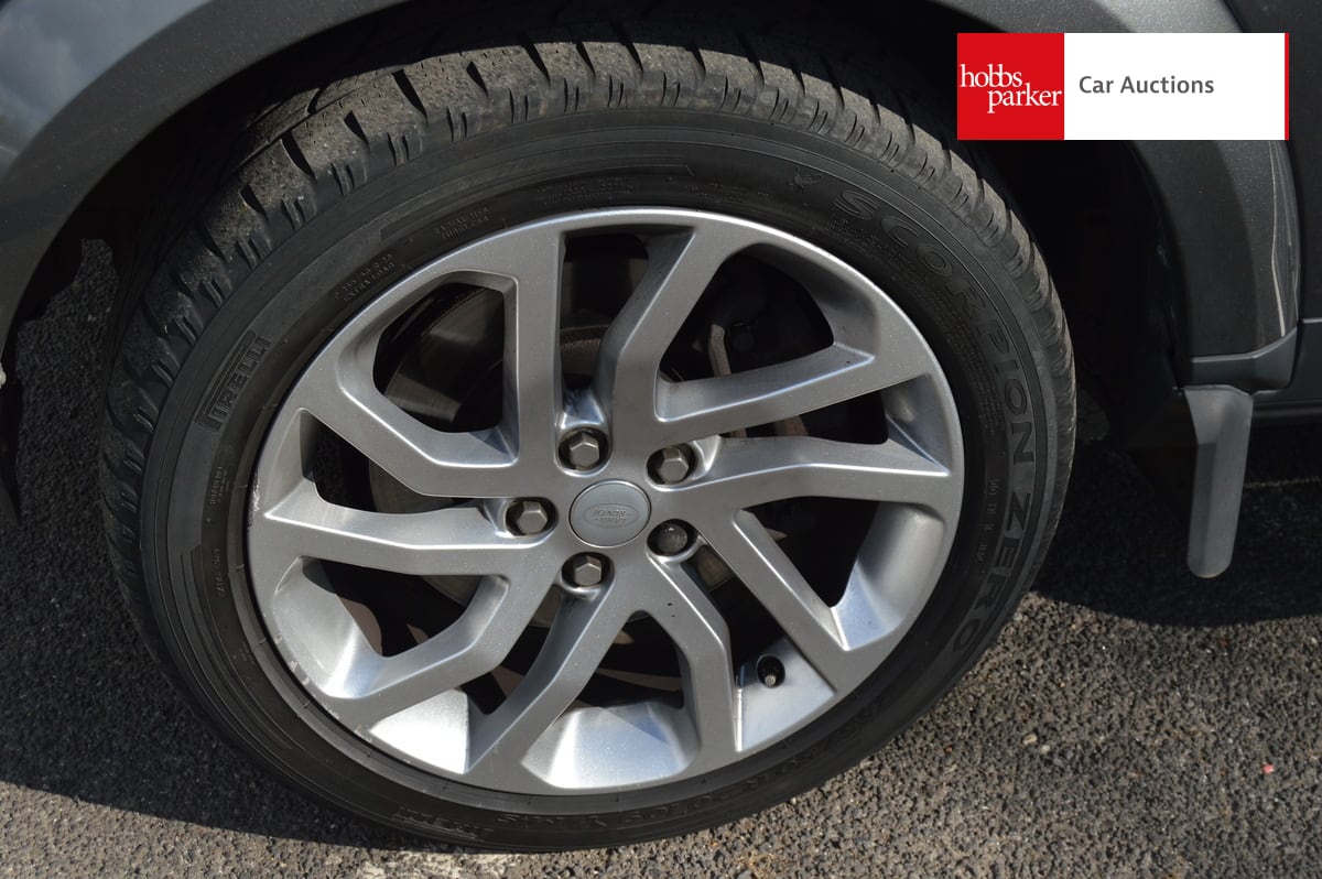 LAND ROVER DISCOVERY HSE SDV6 AUTO image 9