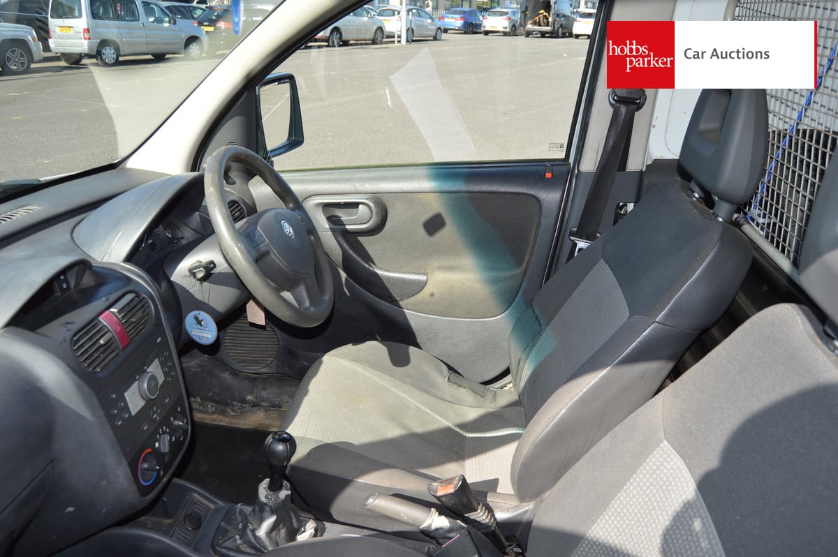 VAUXHALL COMBO 1700 CDTI 16V image 15