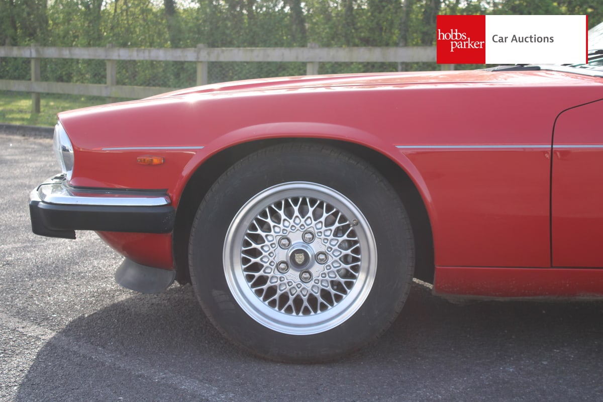 JAGUAR XJS 3.6 MANUAL image 10