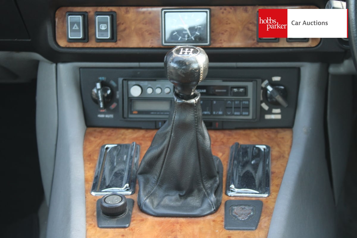 JAGUAR XJS 3.6 MANUAL image 19