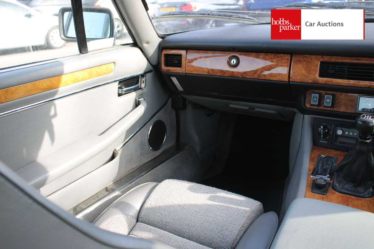 JAGUAR XJS 3.6 MANUAL image 21