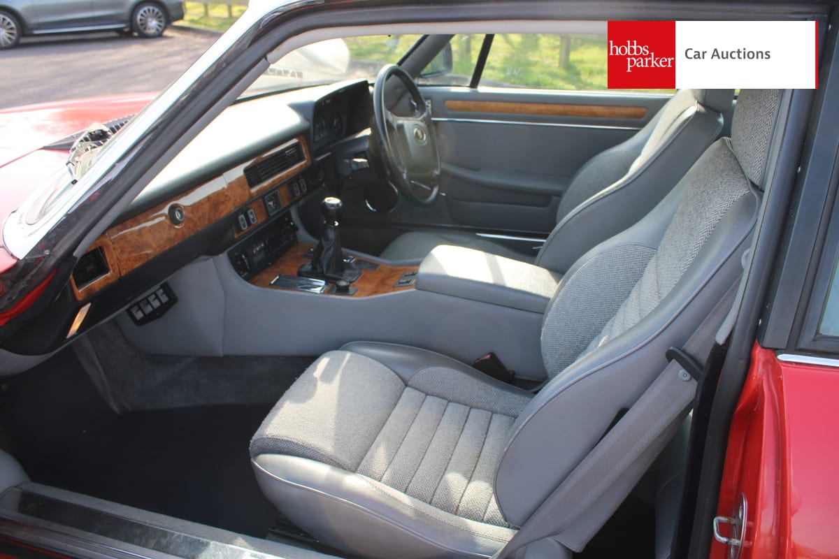 JAGUAR XJS 3.6 MANUAL image 28