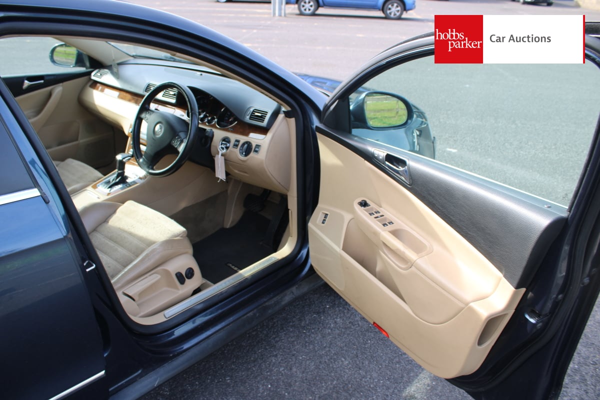 VOLKSWAGEN PASSAT SEL 3.2 V6 AUTO image 16