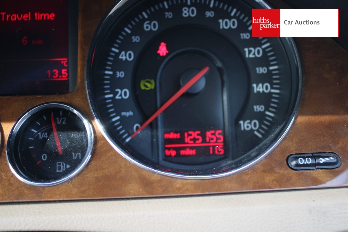 VOLKSWAGEN PASSAT SEL 3.2 V6 AUTO image 28