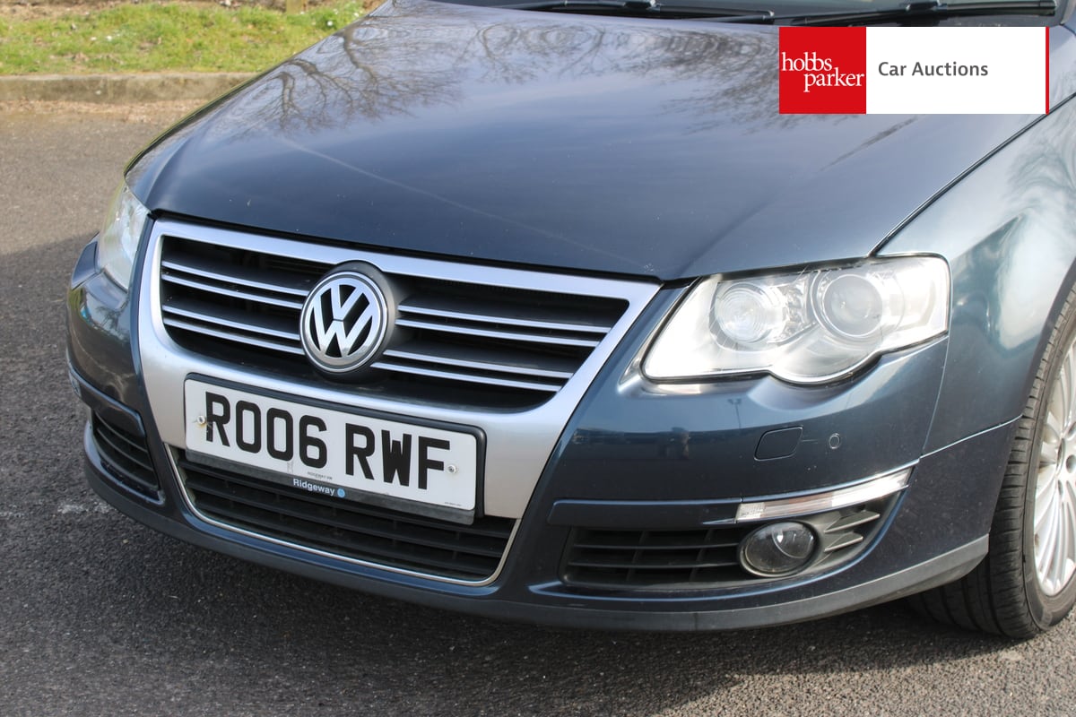 VOLKSWAGEN PASSAT SEL 3.2 V6 AUTO image 9