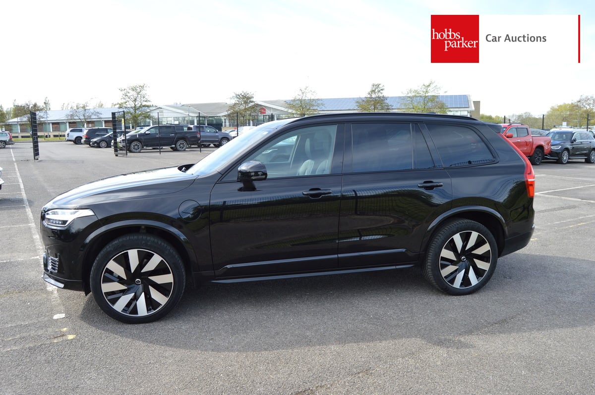 VOLVO XC90 + T8 RECHARGE AWD AUTO image 6
