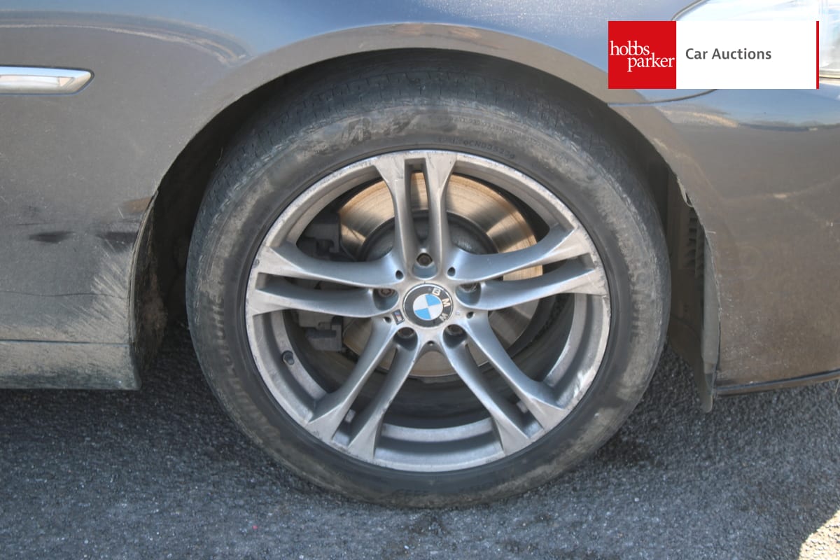BMW 520D M SPORT image 9