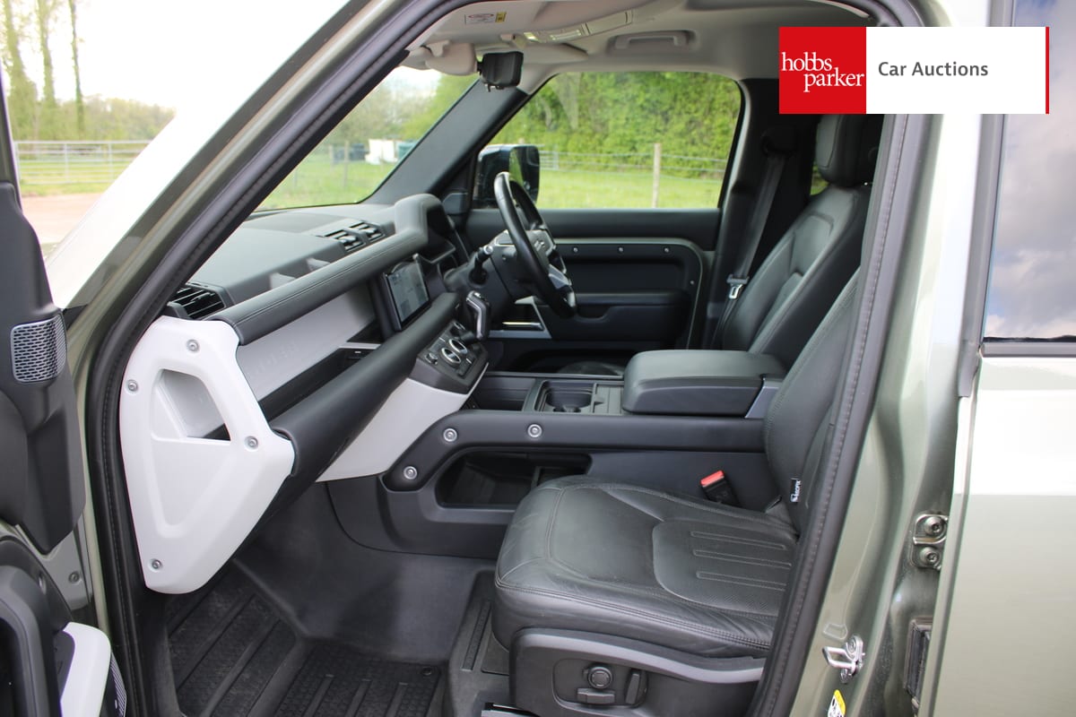 LAND ROVER DEFENDER HSE D AUTO image 13