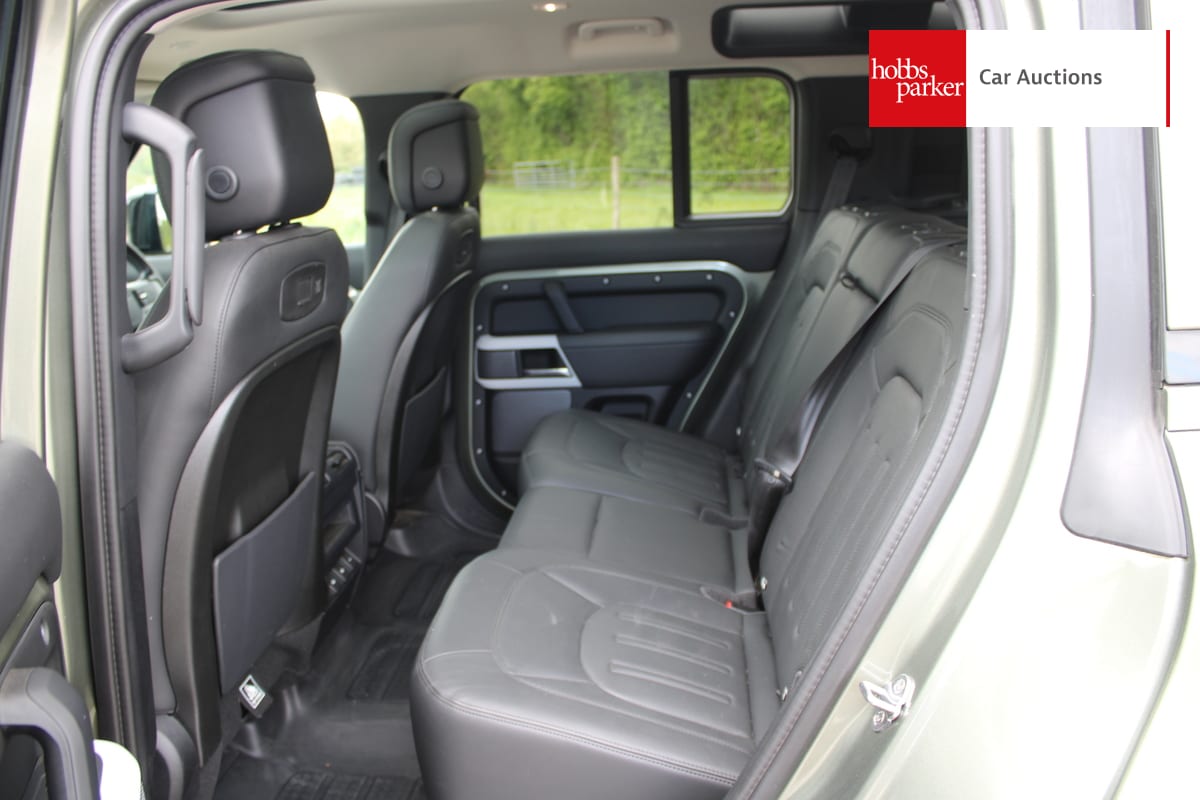 LAND ROVER DEFENDER HSE D AUTO image 14