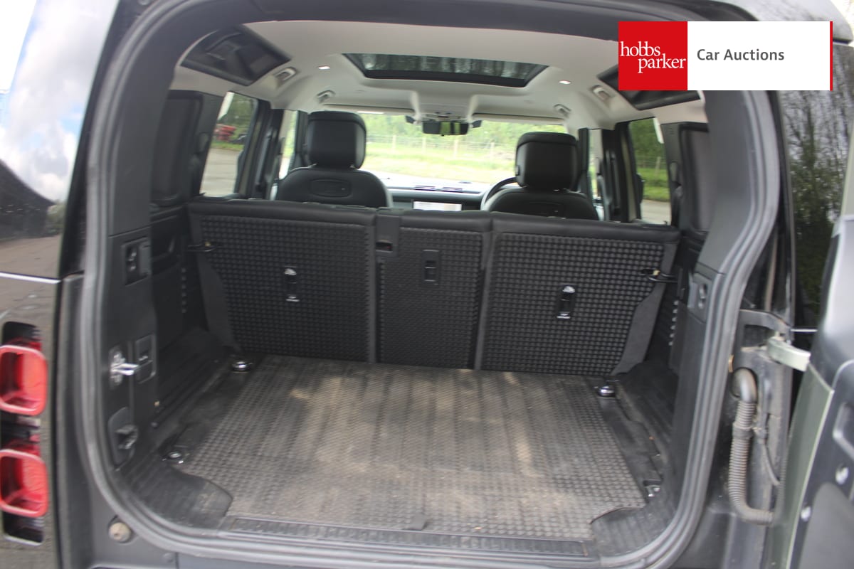 LAND ROVER DEFENDER HSE D AUTO image 15