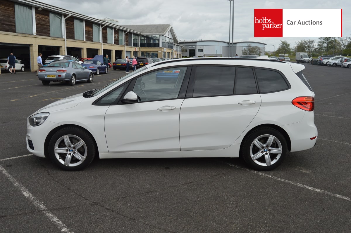 BMW 218D SPORT AUTO image 6