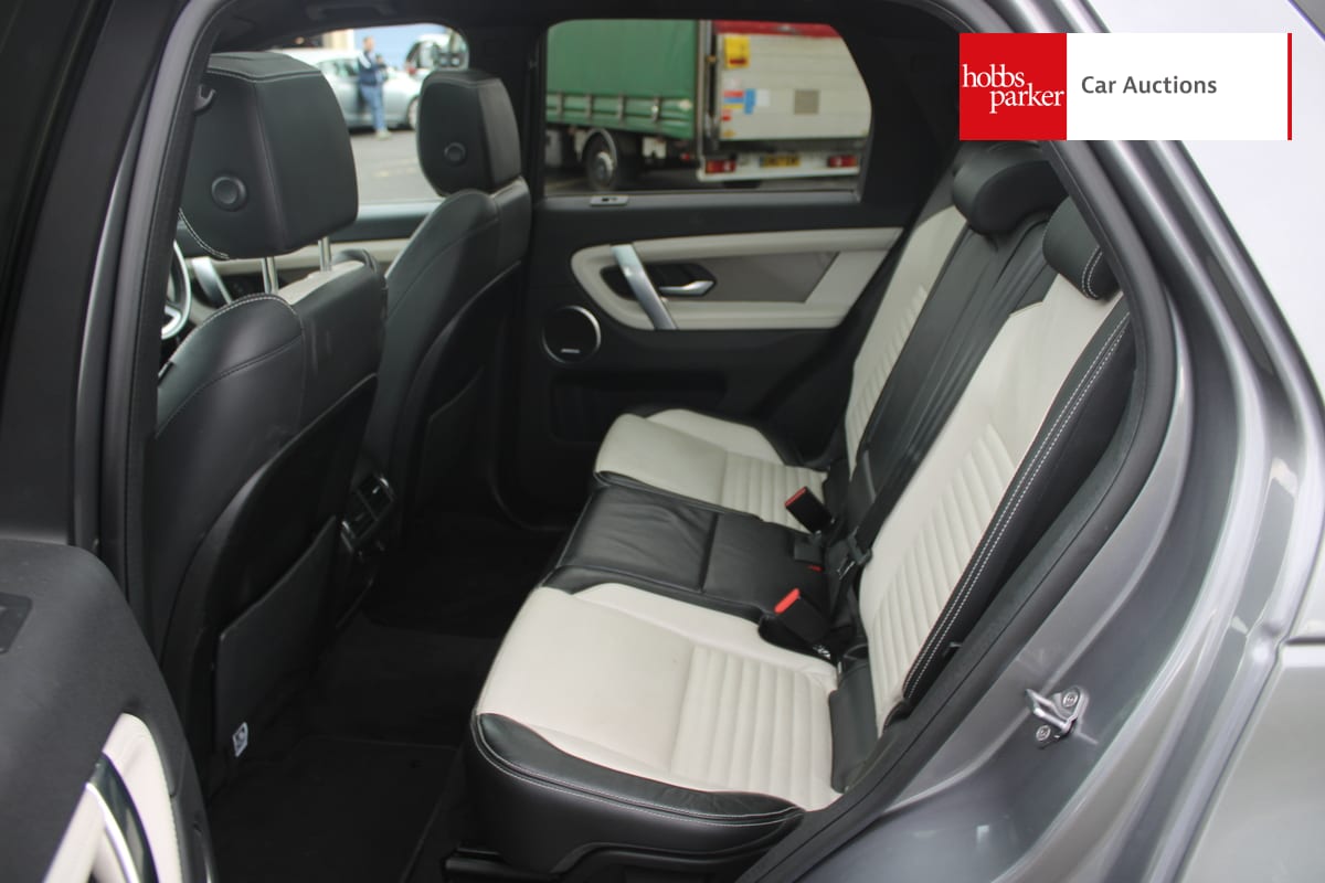 LAND ROVER DISCOVERY SPORT R-DYN SE D A image 14