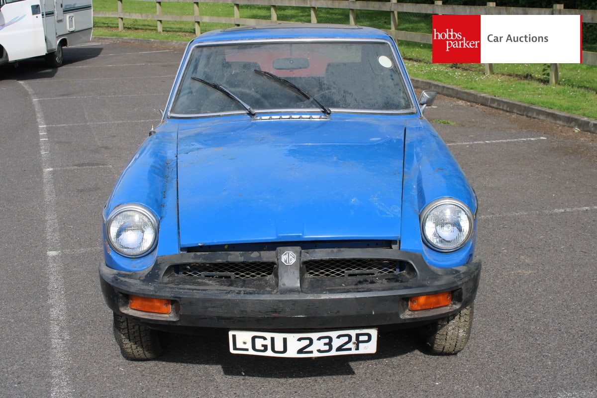 MG B GT image 8