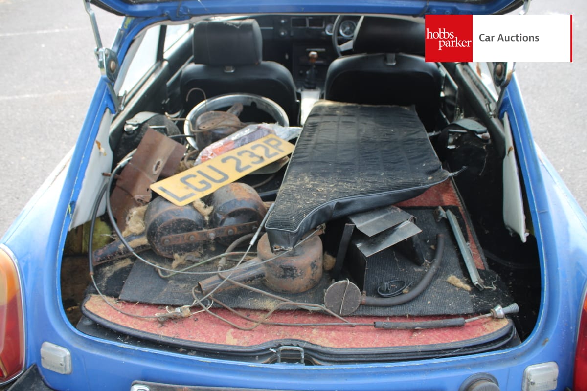 MG B GT image 15