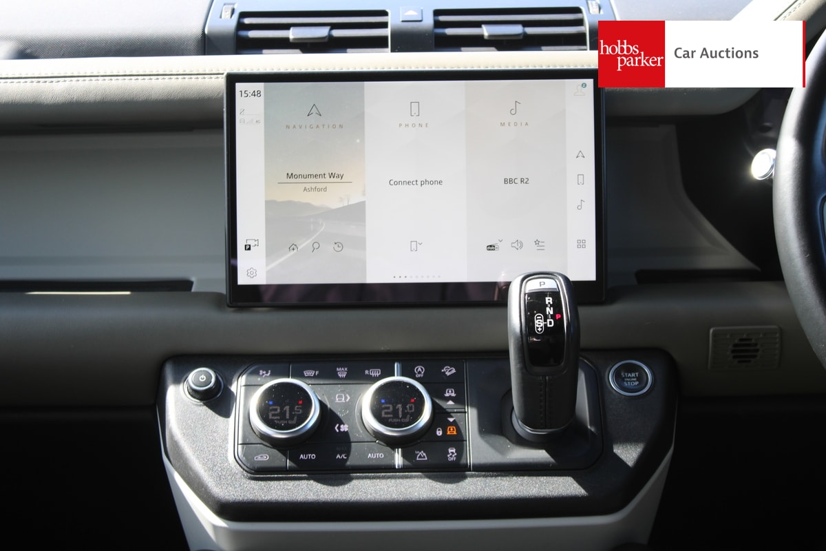 LAND ROVER DEFENDER HSE D MHEV AUTO image 17
