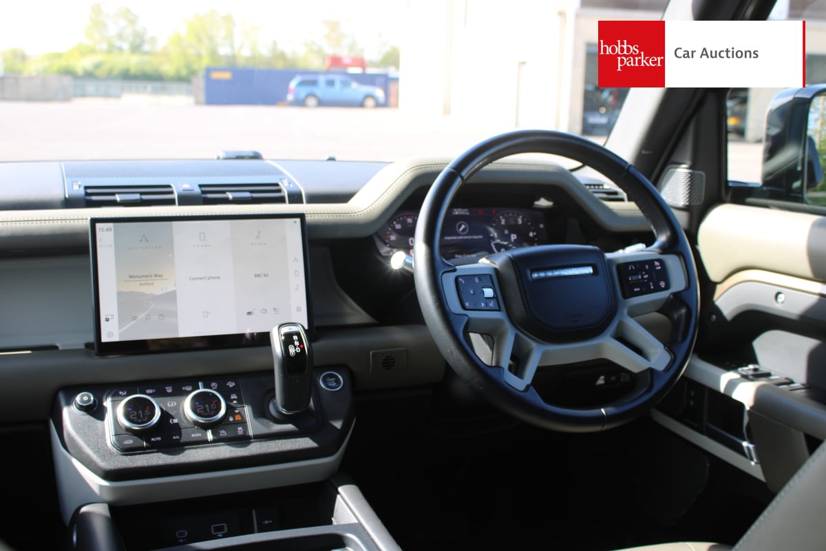 LAND ROVER DEFENDER HSE D MHEV AUTO image 18