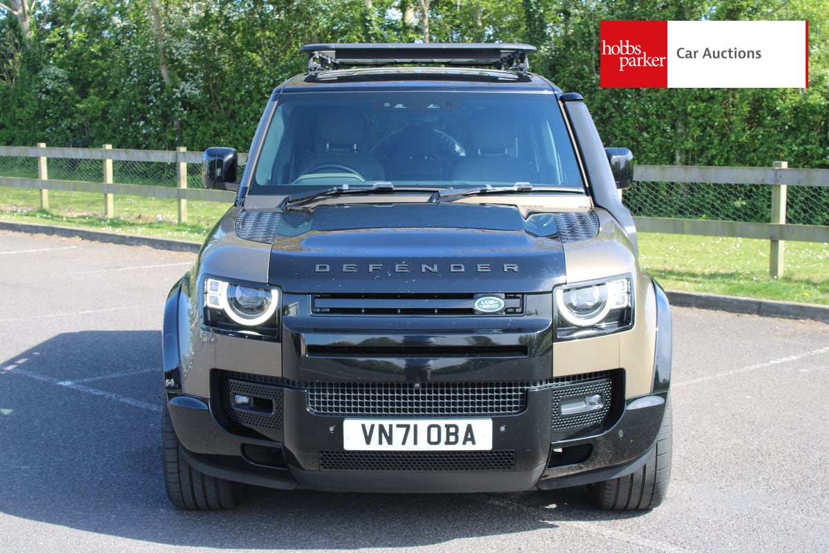 LAND ROVER DEFENDER HSE D MHEV AUTO image 8